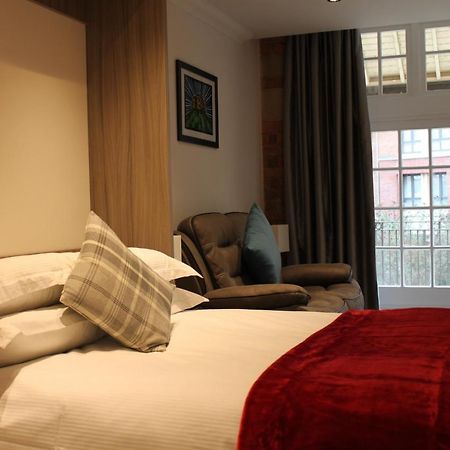 Waters Edge At Cocoa Suites York Kültér fotó