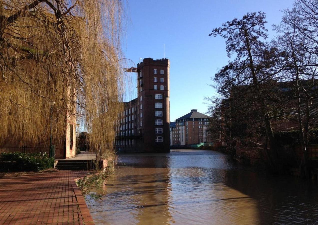 Waters Edge At Cocoa Suites York Kültér fotó